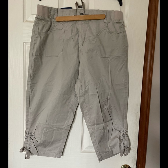 Nwt Basic Editions Beige Capris With 